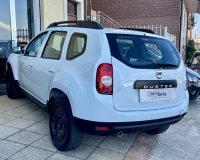 DACIA Duster 1.5 dci Laureate 4x4  "Vetri elettrici - bluetooth - Stereo Mp3 - Comandi stereo al volante -  Mancorrenti"