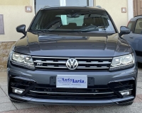 Volkswagen Tiguan 2.0 TDI 150 CV R-LINE Interior/Exterior "Fari Full Led+Gruppi ottici posteriori a led+ Quadro digitale+ Cerchi da 19"