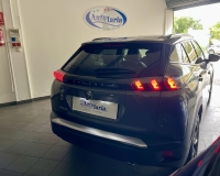 Peugeot 2008 1.5 bluehdi Allure Pack s&s 130cv EAT8 Automatica "Retrocamera - vetri privacy - pack black - cerchi lega - Fari LED" (Auto Aziendale fatturabile con iva deducibile pari al nuovo)