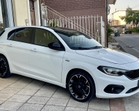 Fiat Tipo 1.6 Mjt S&S 5 porte S-Design (Bicolor - Pak black -Cerchi 18° - Fari Bi-xenon led - retrocamera)