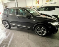 Volkswagen Tiguan 2.0 tdi R-Line 150cv dsg Fari IQ.LIGHT LED MATRIX, Digital Cockpit Pro 10,25", Navigatore