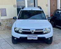 DACIA Duster 1.5 dci Laureate 4x4  "Vetri elettrici - bluetooth - Stereo Mp3 - Comandi stereo al volante -  Mancorrenti"