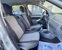 DACIA Duster 1.5 dci Laureate 4x4  "Vetri elettrici - bluetooth - Stereo Mp3 - Comandi stereo al volante -  Mancorrenti"