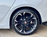 Fiat Tipo 1.6 Mjt S&S 5 porte S-Design (Bicolor - Pak black -Cerchi 18° - Fari Bi-xenon led - retrocamera)