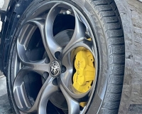Alfa Romeo Giulia 2.2 Turbo diesel 190CV AT8 B-Tech Blak Edition Pak esterno Veloce “Pak sport - Cerchi da 19°- Pinze Brembo gialle - Assetto sportivo - Navi - Telecamera - Fari BI-Xenon Led - vetri privacy - paraurti modello veloce sport”