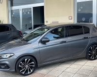 Fiat New Tipo 1.6 Mjt S&S 130CV restyling 2021-  5 porte Sport / pak black (Cerchi 18° - fari Technology led - Gruppi ottici posterio a led bruniti - quadro digitale - retrocamera- sensori park anteriori /posteriori)