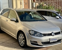Volkswagen Golf 1.6 Tdi Comfortline 110cv (cerchi lega da 17 – sensori park anteriore e posteriore – vetri privacy-clima bi/zona) Vettura in ottime condizioni generali - Garantita
