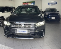 Volkswagen Tiguan 2.0 tdi R-Line 150cv dsg Fari IQ.LIGHT LED MATRIX, Digital Cockpit Pro 10,25", Navigatore