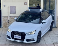 Audi A1 SPB 1.6 TDI 116 CV S.Line Sport "Tetto apribile/panoramico - Fari Xenon Plus full Led - gruppi ottici posteriore a tecnologia led - Bicolor - Cerchi sport da 18 - vetri privacy total - Navi"