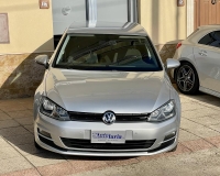 Volkswagen Golf 1.6 Tdi Comfortline 110cv (cerchi lega da 17 – sensori park anteriore e posteriore – vetri privacy-clima bi/zona) Vettura in ottime condizioni generali - Garantita