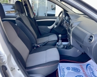 DACIA Duster 1.5 dci Laureate 4x4  "Vetri elettrici - bluetooth - Stereo Mp3 - Comandi stereo al volante -  Mancorrenti"