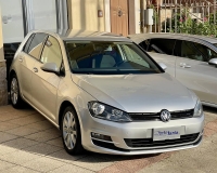 Volkswagen Golf 1.6 Tdi Comfortline 110cv (cerchi lega da 17 – sensori park anteriore e posteriore – vetri privacy-clima bi/zona) Vettura in ottime condizioni generali - Garantita